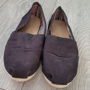 Toms Shoes